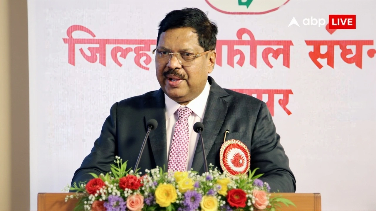 71 वर्षीय वकील ने सुप्रीम कोर्ट में सीजेआई बीआर गावई पर जूते फेंके, बार काउंसिल ने तुरंत निलंबन